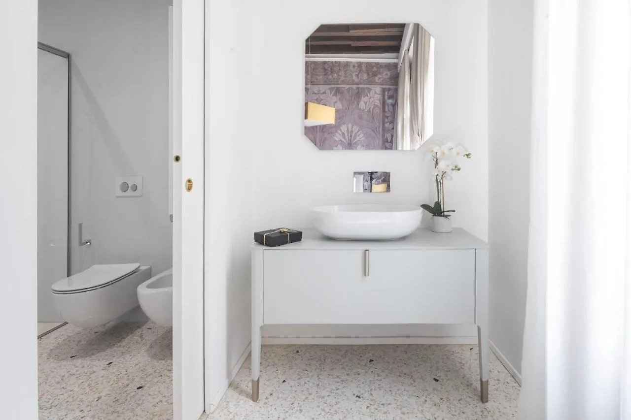 Ninfea Luxury Suites Venice Italy