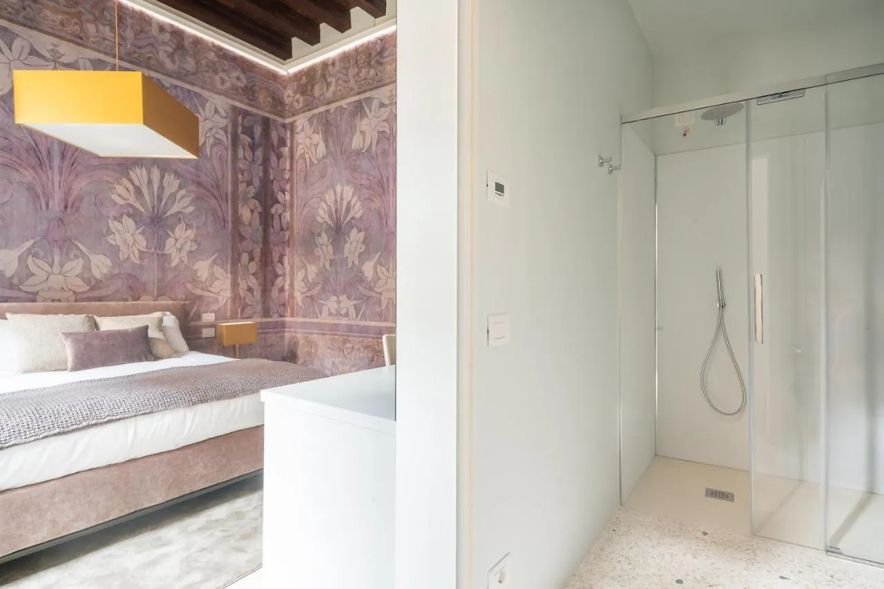 Ninfea Luxury Suites Venice 0*,  Italy