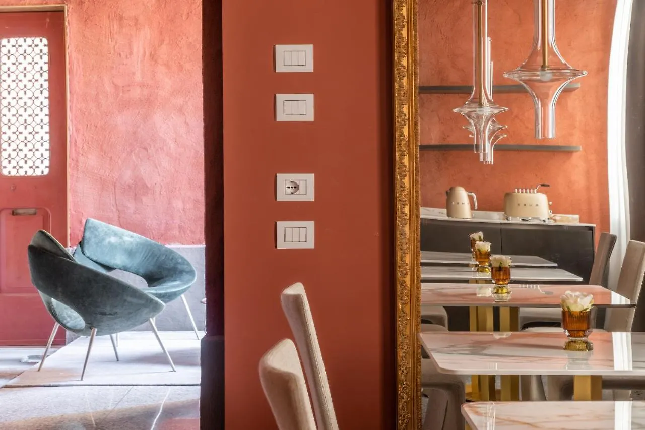 Ninfea Luxury Suites Venice 0*,